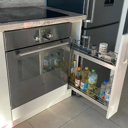 아파트 Bes,, Attique Neuf Avec Confort