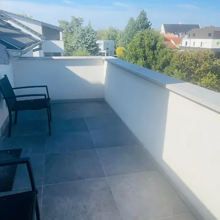 Bes,, Attique Neuf Avec Confort 아파트