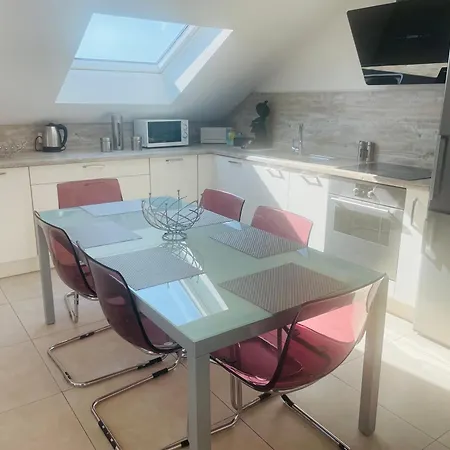 Bes Premium - 90 M2, Clim, Terrasse, Parking, Netflix Apartment