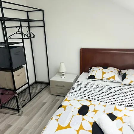 Bes Apartment,, Attique Neuf Avec Confort *