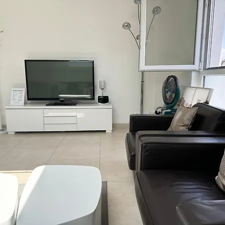 Bes Premium - 90 M2, Clim, Terrasse, Parking, Netflix Apartment