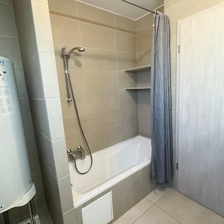 Apartment Bes,, Attique Neuf Avec Confort *