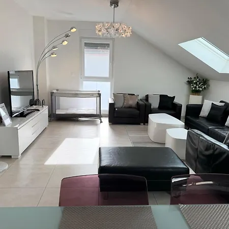 Apartment Bes,, Attique Neuf Avec Confort