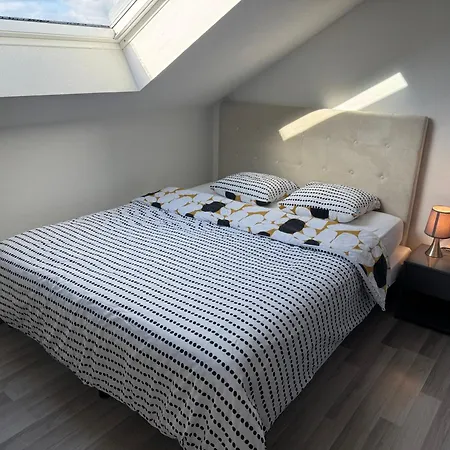 Bes,, Attique Neuf Avec Confort Apartment *