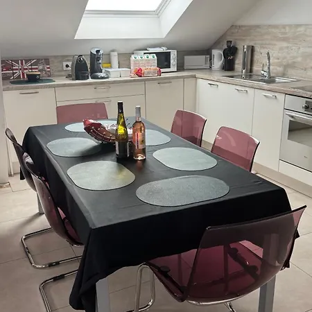 Bes,, Attique Neuf Avec Confort *