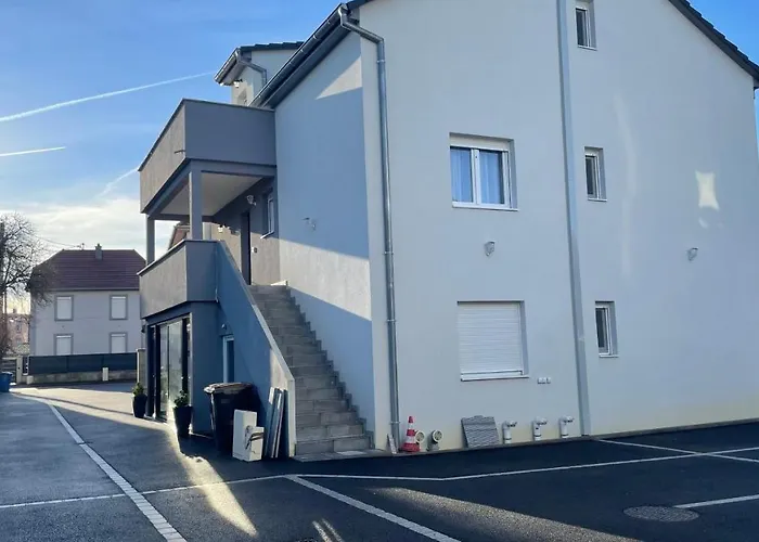 Bes,, Attique Neuf Avec Confort Apartamento