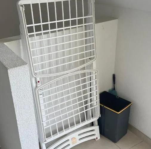 Bes,, Attique Neuf Avec Confort