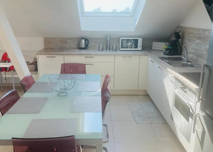 Bes,, Attique Neuf Avec Confort Apartamento