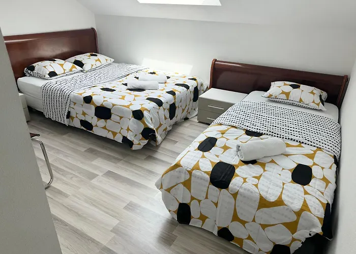 Bes,, Attique Neuf Avec Confort Apartamento