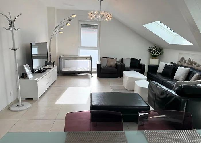 Apartamento Bes,, Attique Neuf Avec Confort