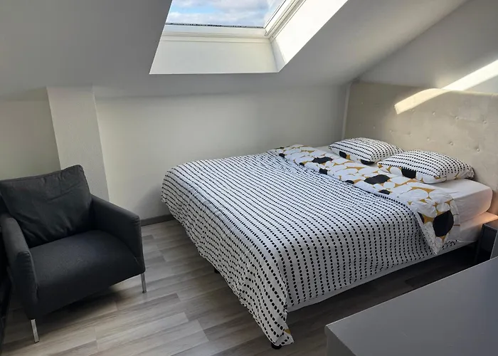 Bes,, Attique Neuf Avec Confort Apartamento